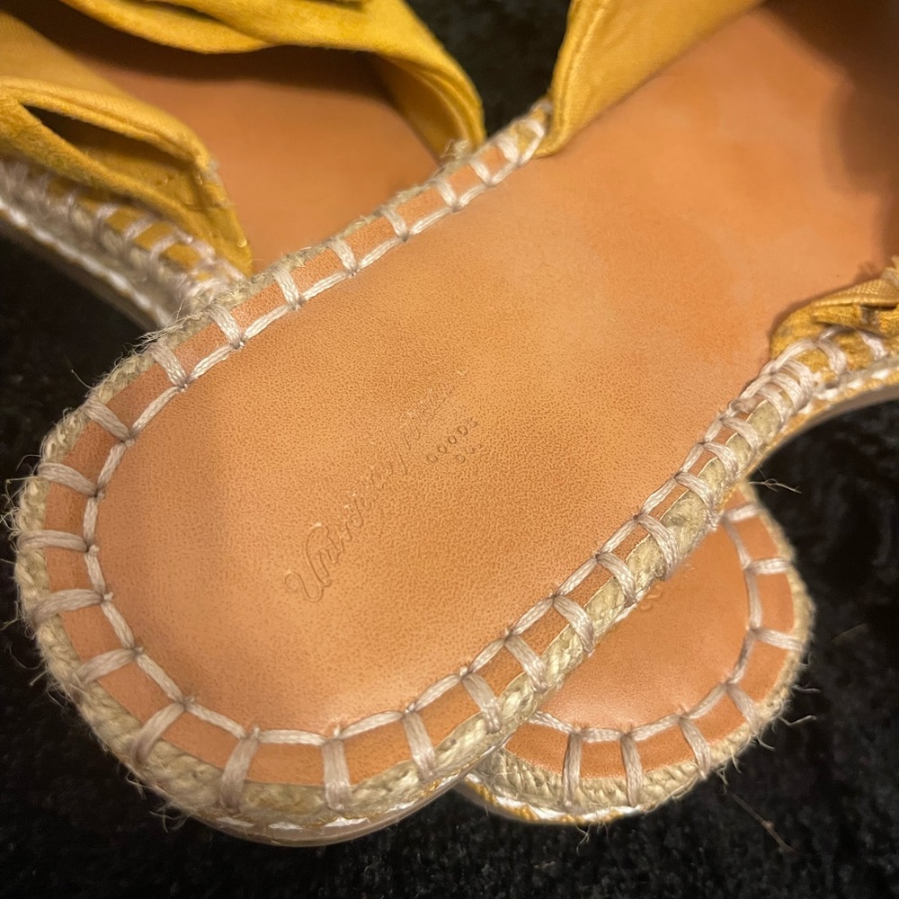 Target sandals - Picture 2 of 3